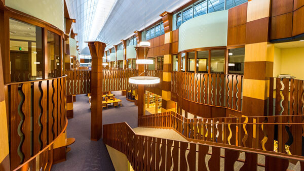 The grand atrium of the Quinnipiac School of Law library